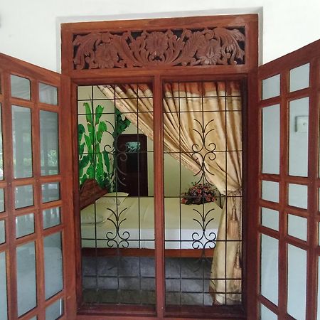 Keerthi Homestay Sigirîya Extérieur photo