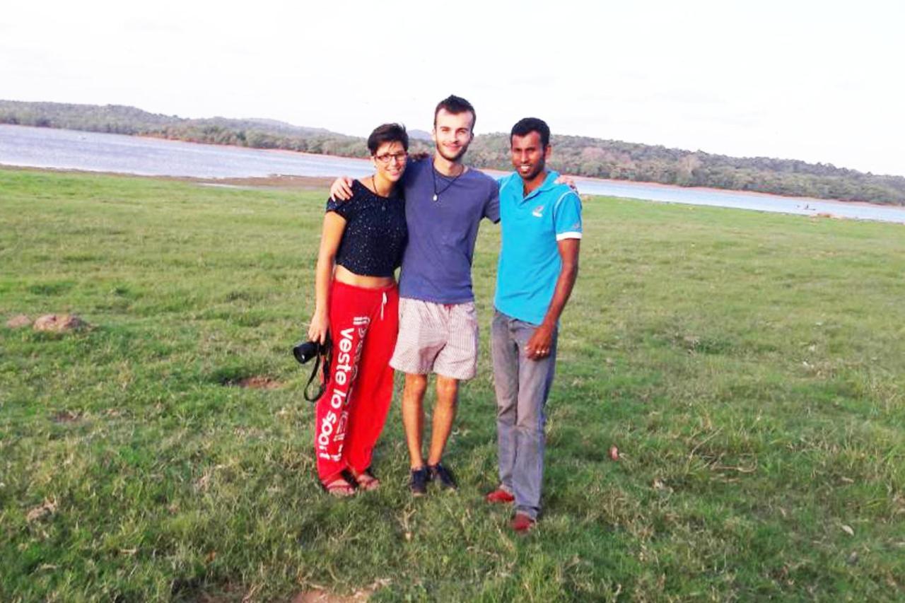 Keerthi Homestay Sigirîya Extérieur photo
